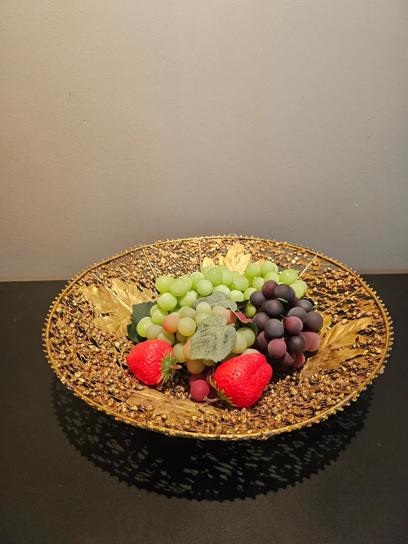 Blikkfang Gullfarget Dekorfat med Roseblader - 40 cm Elegant Serveringsfat