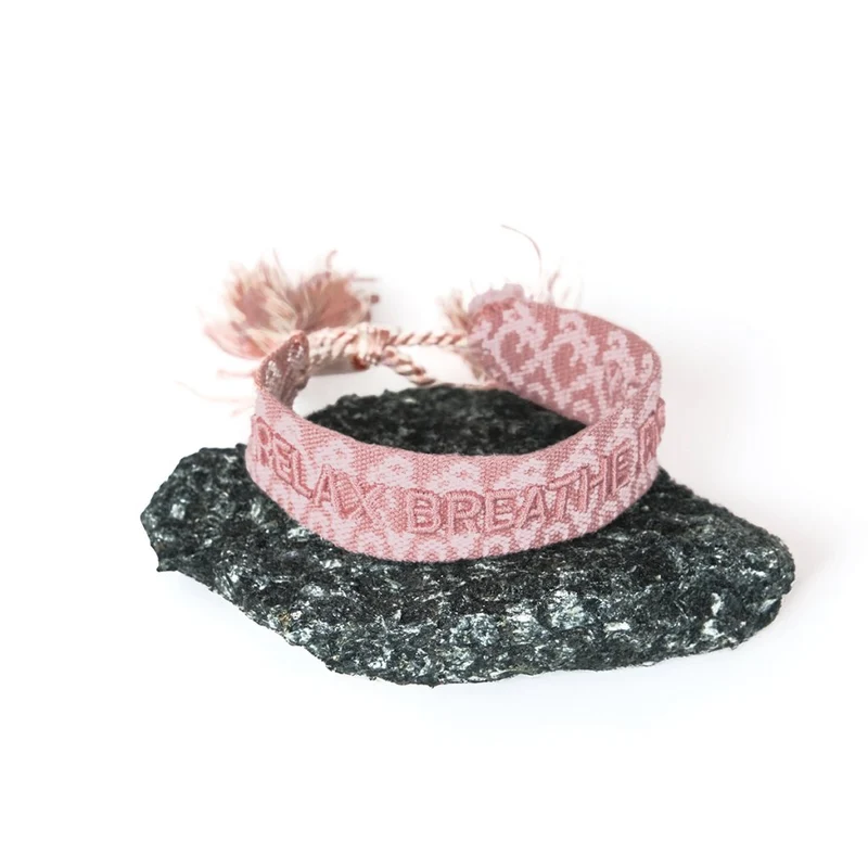 Boho-armband: Relax breathe enjoy