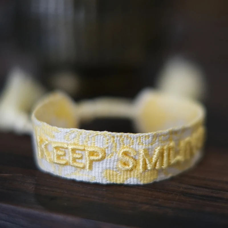 Boho-armband: Keep smiling